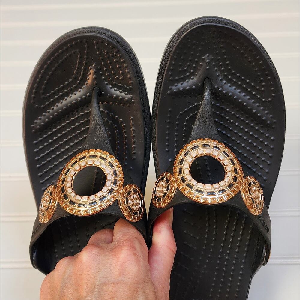 Crocs Women's Sanrah Diamante Wedge Flip Sandals Size 8 Black - Picture 7 of 10